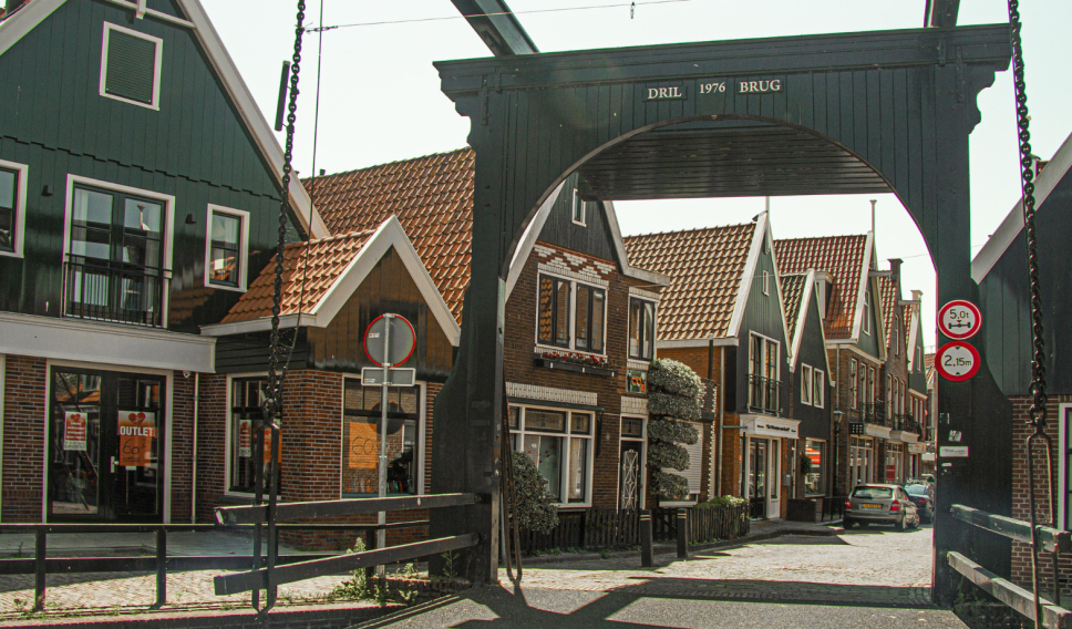 Volendam bridge